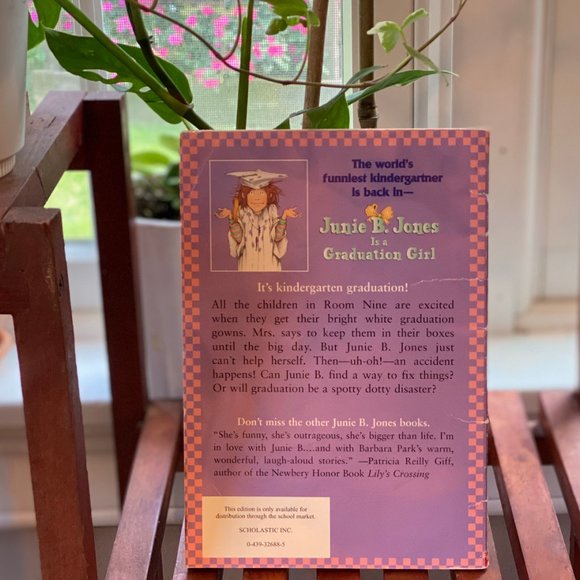 Barbara Park's Junie B Book Collections. - Picture 7 of 11